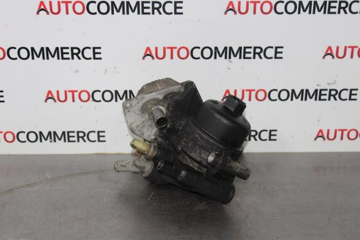 Gebrauchte Ölfiltergehäuse Peugeot Boxer (U9) 2.2 HDi 120 Euro 4 Preis auf Anfrage angeboten von Autocommerce
