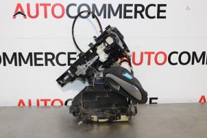 Used Front door lock mechanism 4-door, right Renault Clio IV Estate/Grandtour (7R) 0.9 Energy TCE 90 12V Price on request offered by Autocommerce