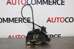 Used Door lock mechanism 4-door, front left Renault Clio IV Estate/Grandtour (7R) 0.9 Energy TCE 90 12V Price on request offered by Autocommerce