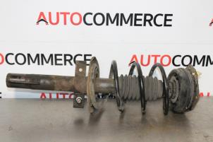 Used Fronts shock absorber, left Renault Megane II (BM/CM) 1.6 16V Price on request offered by Autocommerce