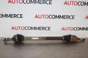 Begagnade Drivaxel, höger fram Peugeot 207/207+ (WA/WC/WM) 1.4 16V Vti Pris € 51,00 Marginaltabell erbjuds av Autocommerce