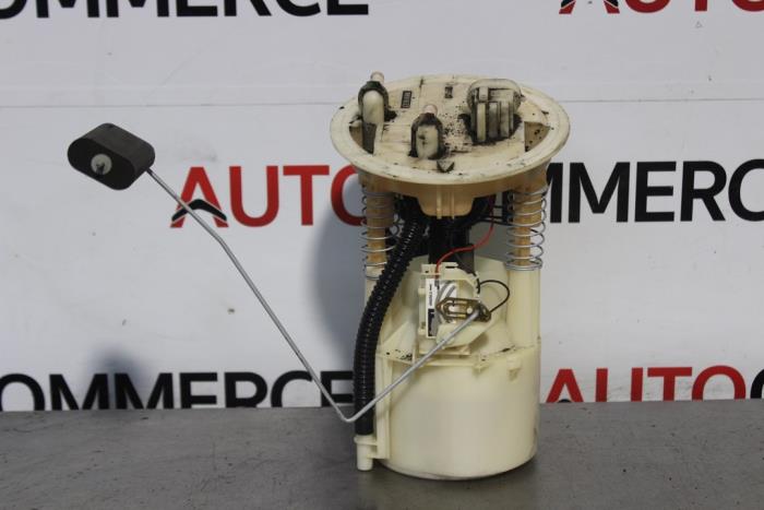 Used Petrol pump Renault Scénic I (JA) 1.6 16V Price € 25,00 Margin scheme offered by Autocommerce