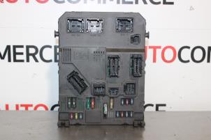 Used Fuse box Renault Scénic II (JM) 2.0 16V Price on request offered by Autocommerce