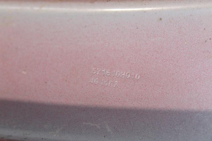 Barra de radiador de un Peugeot 107 1.0 12V 2011