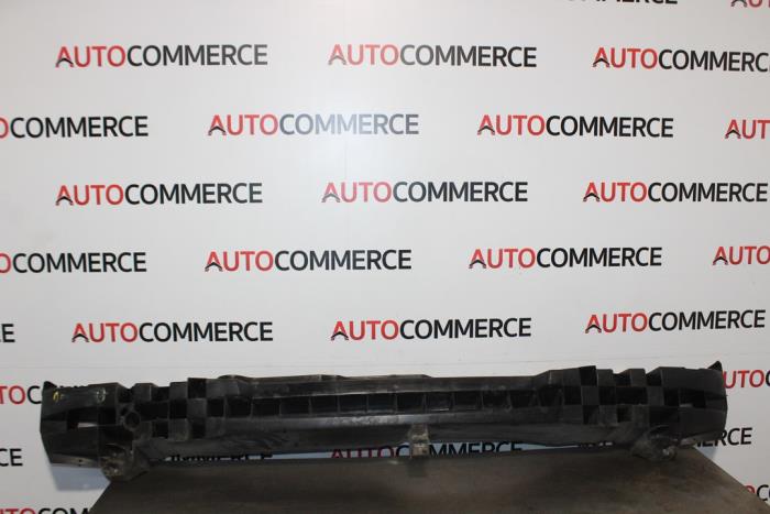 Rear bumper frame from a Renault Clio III (BR/CR) 1.2 16V TCe 100 2008