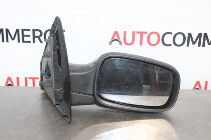 Wing mirror, right from a Renault Clio III (BR/CR) 1.2 16V TCe 100 2008