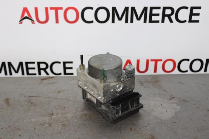 Begagnade ABS-pump Renault Modus/Grand Modus (JP) 1.2 16V Hi-Flex Pris € 40,00 Marginaltabell erbjuds av Autocommerce