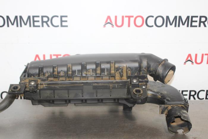 Gebrauchte Luftfiltergehäuse Citroen C4 Picasso (3D/3E) 1.2 12V PureTech 130 Preis € 35,00 Margenregelung angeboten von Autocommerce