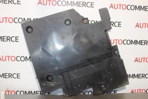 Usagé Plaque de protection moteur Citroen C4 Picasso (3D/3E) 1.2 12V PureTech 130 Prix sur demande proposé par Autocommerce