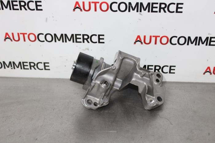 Usados Rodillo tensor correa múltiple Peugeot 208 I (CA/CC/CK/CL) 1.2 Vti 12V PureTech Precio € 20,00 Norma de margen ofrecido por Autocommerce