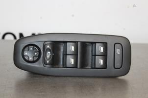 Used Electric window switch Peugeot 208 I (CA/CC/CK/CL) 1.2 Vti 12V PureTech 82 Price on request offered by Autocommerce