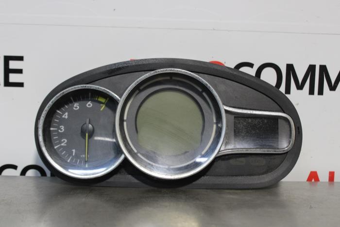 Odometer KM from a Renault Megane III Grandtour (KZ) 1.5 dCi 110 2011