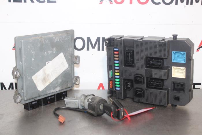 Used Engine management computer Citroen Jumpy (G9) 2.0 HDI 120 16V Price € 250,00 Margin scheme offered by Autocommerce