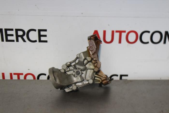 Gebrauchte Ölpumpe Peugeot 2008 (CU) 1.2 12V e-THP PureTech 130 Preis auf Anfrage angeboten von Autocommerce
