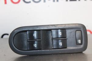 Used Electric window switch Renault Scénic II (JM) 1.6 16V Price on request offered by Autocommerce