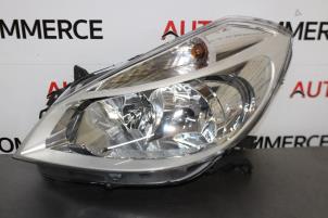 New Headlight, left Renault Clio Price € 121,00 Inclusive VAT offered by Autocommerce