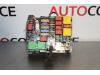 Caja de fusibles de un Peugeot 208 I (CA/CC/CK/CL), 2012 / 2019 1.2 12V e-THP PureTech 110, Hatchback, Gasolina, 1.199cc, 81kW, FWD, EB2ADT; HNP, 2018-02 / 2019-06, CAHNP; CCHNP 2019