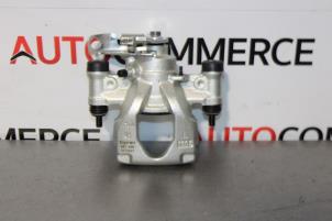 New Rear brake calliper, right Renault Master Price € 145,20 Inclusive VAT offered by Autocommerce