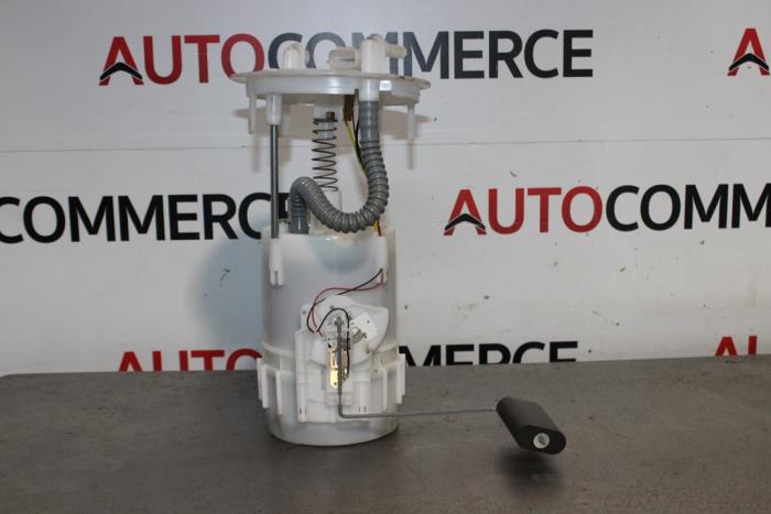Petrol pump from a Dacia Lodgy (JS) 1.2 TCE 16V 2016