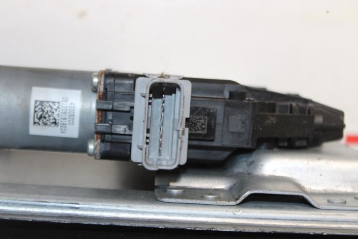 Window mechanism 2-door, front right from a Citroën Berlingo 1.6 Hdi 75 16V Phase 1 2010