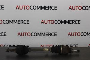 Used Front drive shaft, left Renault Clio III (BR/CR) 1.4 16V Price € 40,00 Margin scheme offered by Autocommerce