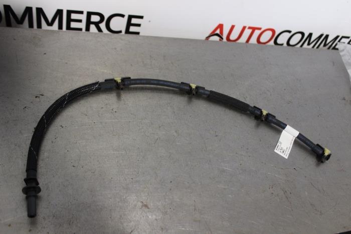 Fuel return line from a Peugeot 308 2015