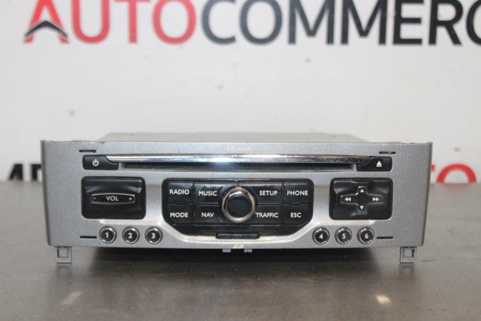 Radio van een Peugeot 308 (4A/C) 1.6 VTI 16V 2008