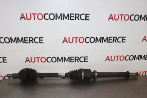 Used Front drive shaft, right Renault Clio III Estate/Grandtour (KR) 1.2 16V TCe Price on request offered by Autocommerce