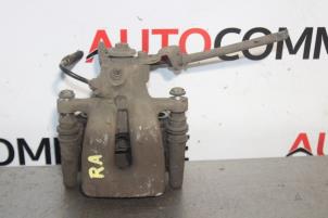 Used Rear brake calliper, right Renault Clio III Estate/Grandtour (KR) 1.2 16V TCe Price on request offered by Autocommerce