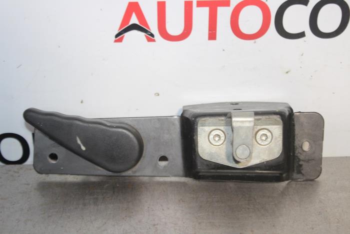 Używane Rózne Renault Trafic New (FL) 1.9 dCi 100 16V Cena na żądanie oferowane przez Autocommerce