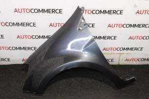 Used Front wing, left Renault Clio III (BR/CR) 1.4 16V Price € 80,00 Margin scheme offered by Autocommerce