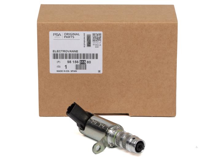Oil pressure sensor from a Peugeot 3008 I (0U/HU) 2.0 BlueHDi 150 16V 2015