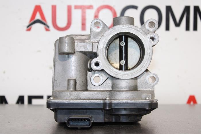 Throttle body from a Renault Megane III Berline (BZ) 1.4 16V TCe 130 2011