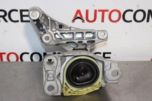 Used Engine mount Renault Megane III Berline (BZ) 1.4 16V TCe 130 Price on request offered by Autocommerce