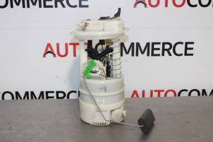 Used Tank float Renault Clio III (BR/CR) 1.2 16V 75 Price on request offered by Autocommerce