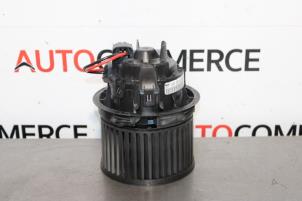 Używane Silnik wentylatora nagrzewnicy Peugeot 508 SW (8E/8U) 1.6 BlueHDI 16V Cena € 60,00 Procedura marży oferowane przez Autocommerce