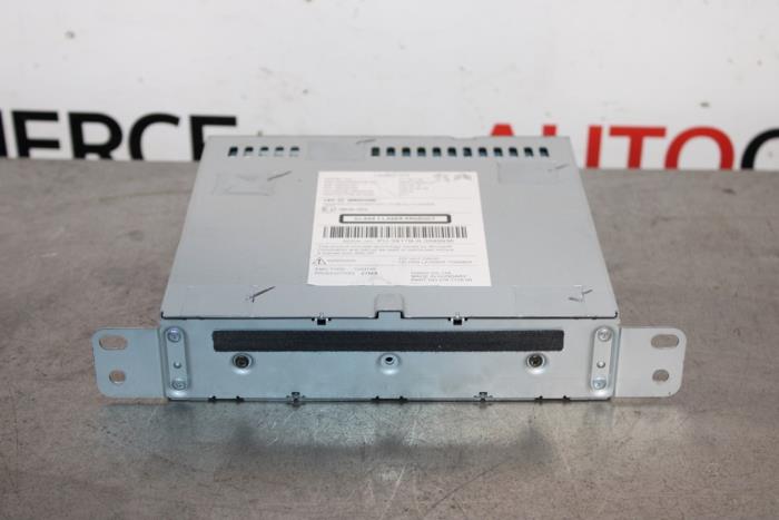 Radio CD player from a Peugeot 508 SW (8E/8U) 1.6 BlueHDI 16V 2016