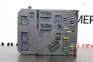 Used Fuse box Peugeot 407 SW (6E) Price on request offered by Autocommerce