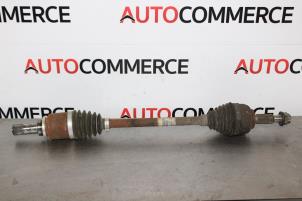 Used Front drive shaft, left Renault Clio III (BR/CR) 1.2 16V 65 Price € 25,00 Margin scheme offered by Autocommerce