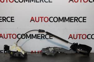 Używane Mechanizm blokady drzwi prawych przednich wersja 4-drzwiowa Peugeot 3008 I (0U/HU) 1.6 HDiF 16V Cena na żądanie oferowane przez Autocommerce