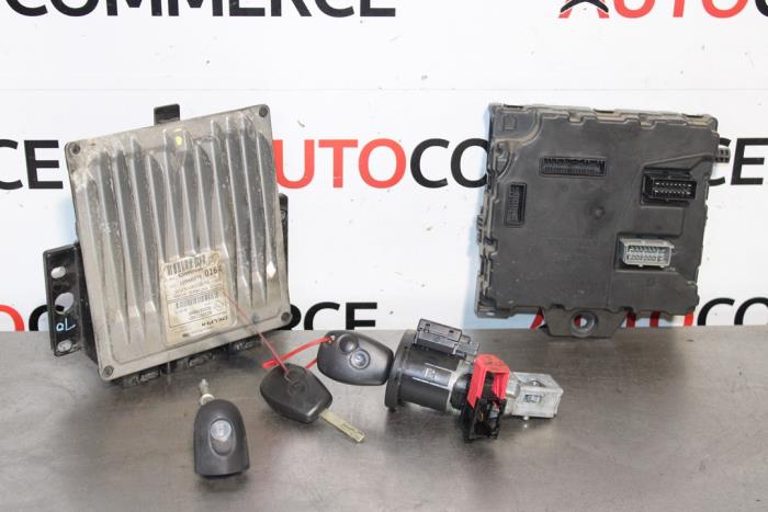 Used Engine management computer Renault Kangoo Express (FW) 1.5 dCi 70 Price € 150,00 Margin scheme offered by Autocommerce