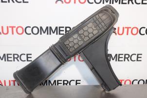Used Air intake hose Renault Megane IV Estate (RFBK) 1.5 Energy dCi 110 Price on request offered by Autocommerce