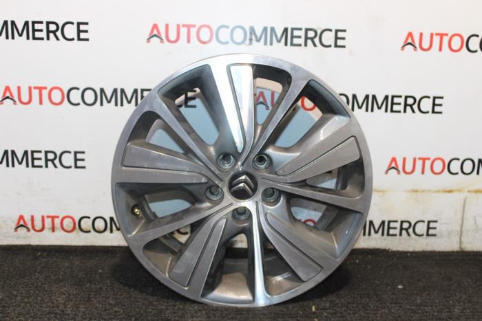 Wheel from a Citroën C4 Picasso (3D/3E) 1.6 BlueHDI 115 2016