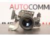 Cuerpo de válvula de mariposa de un Peugeot 107, 2005 / 2014 1.0 12V, Hatchback, Gasolina, 998cc, 50kW (68pk), FWD, 384F; 1KR, 2005-06 / 2014-05, PMCFA; PMCFB; PNCFA; PNCFB 2013