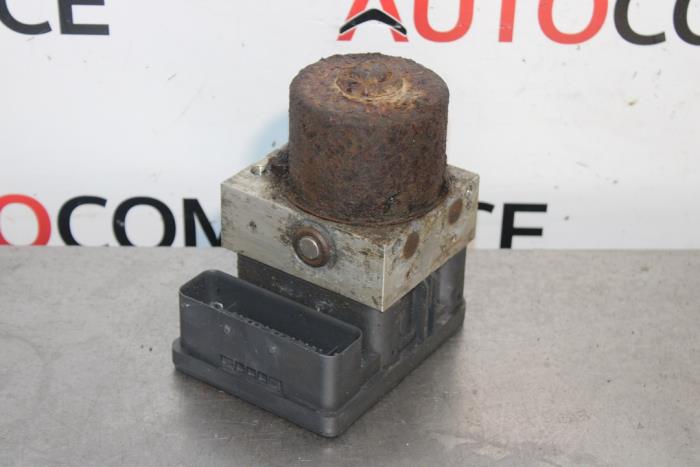 Begagnade ABS-pump Citroen C3 Picasso (SH) 1.6 HDI 16V 110 Pris på förfrågan erbjuds av Autocommerce