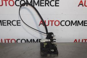 Used Front door lock mechanism 4-door, right Renault Clio II (BB/CB) 1.2 16V Price on request offered by Autocommerce