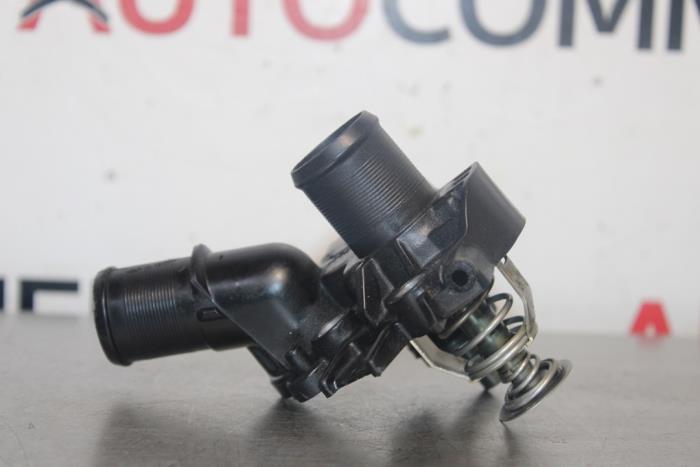 Thermostat housing from a Peugeot 208 I (CA/CC/CK/CL)  2014