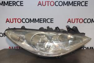 Used Headlight, right Peugeot 307 SW (3H) 2.0 HDi 135 16V FAP Price on request offered by Autocommerce