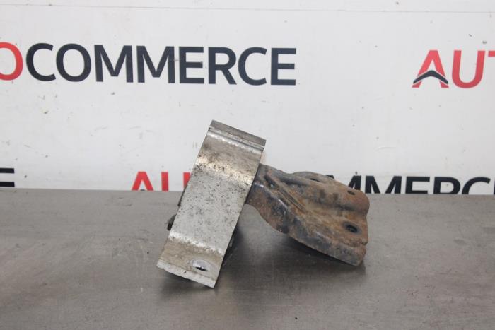 Used Engine mount Dacia Logan (LS) 1.4 Bifuel Price on request offered by Autocommerce