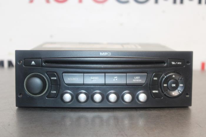 Radio from a Citroën C3 Picasso (SH) 1.6 HDi 16V 90 2009